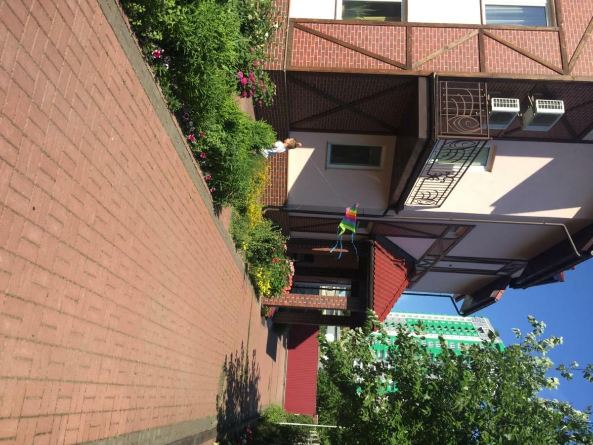 Home Comfort Livoberezhna Iec Kiev Luaran gambar